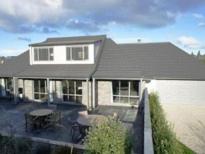 6 Grantham Drive